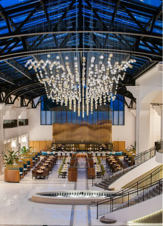 Versailles Restaurant & Bar